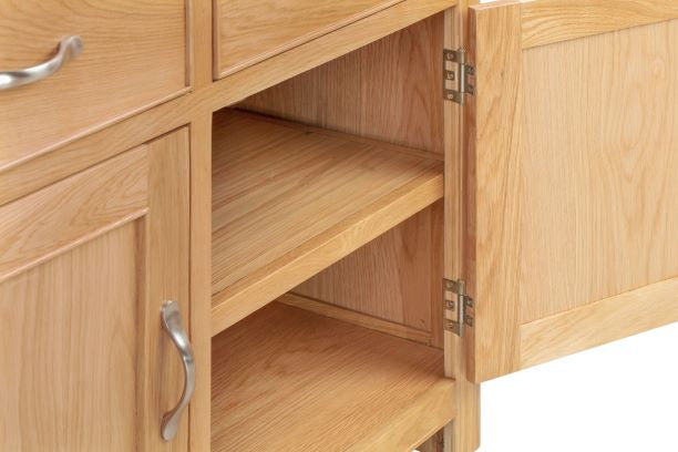 110-02 Chatsworth Oak 2 Door Sideboard