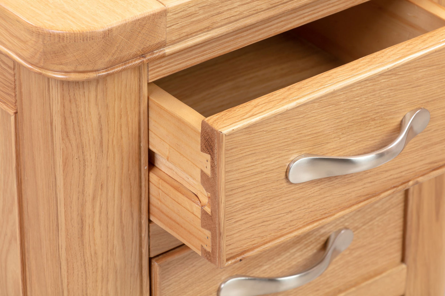 110-23 Chatsworth Oak Bedside Cabinet