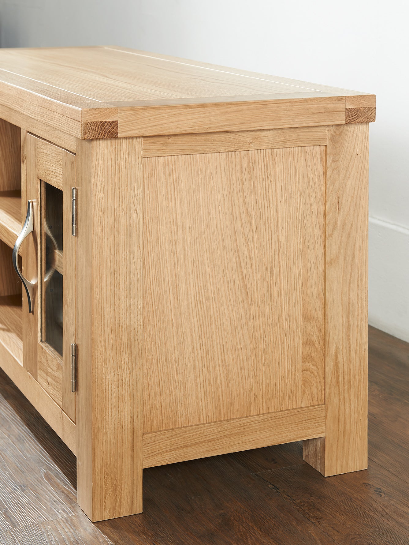 58-13 Valencia Large TV Unit