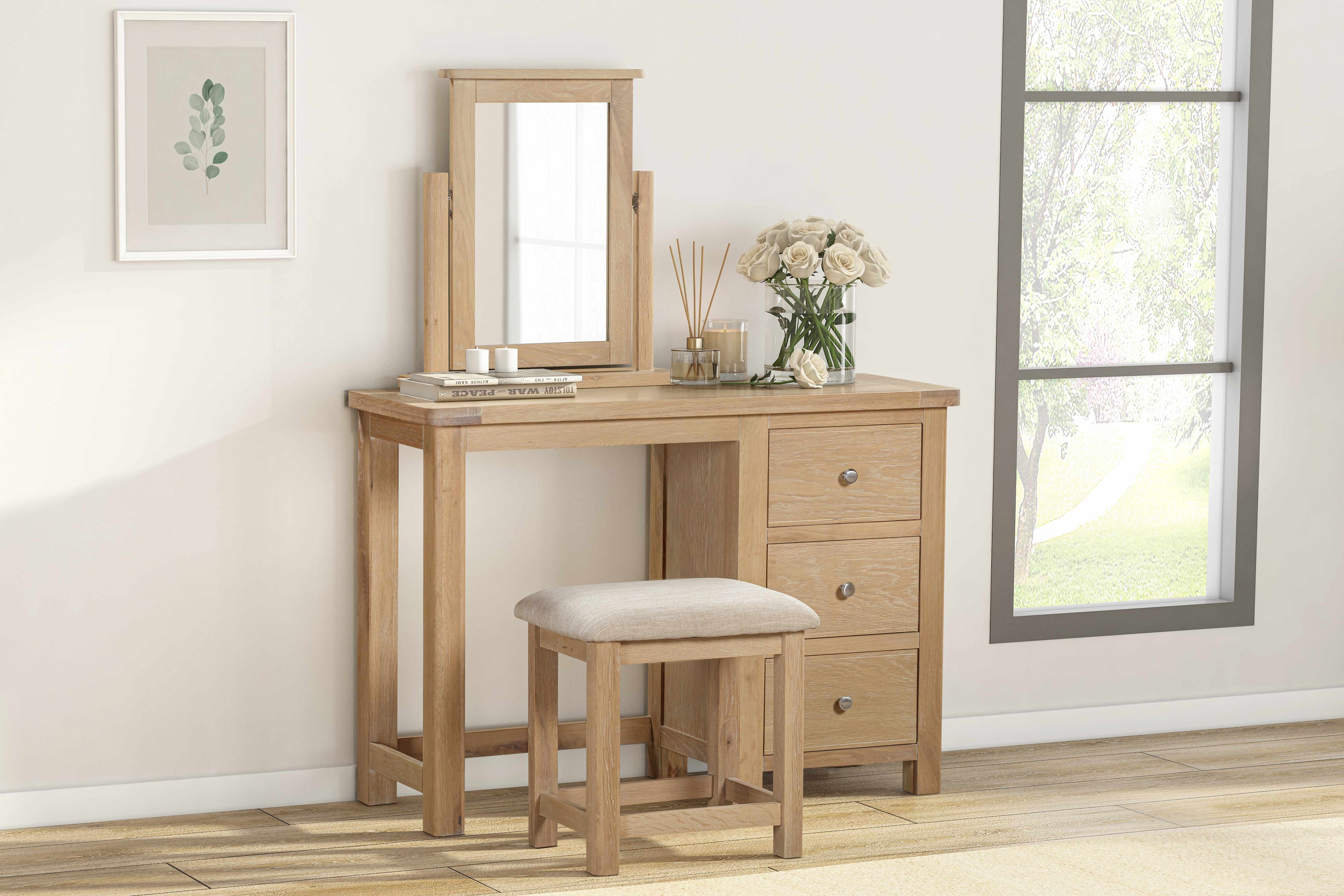 144-06 Foxington Oak Dressing Table Set