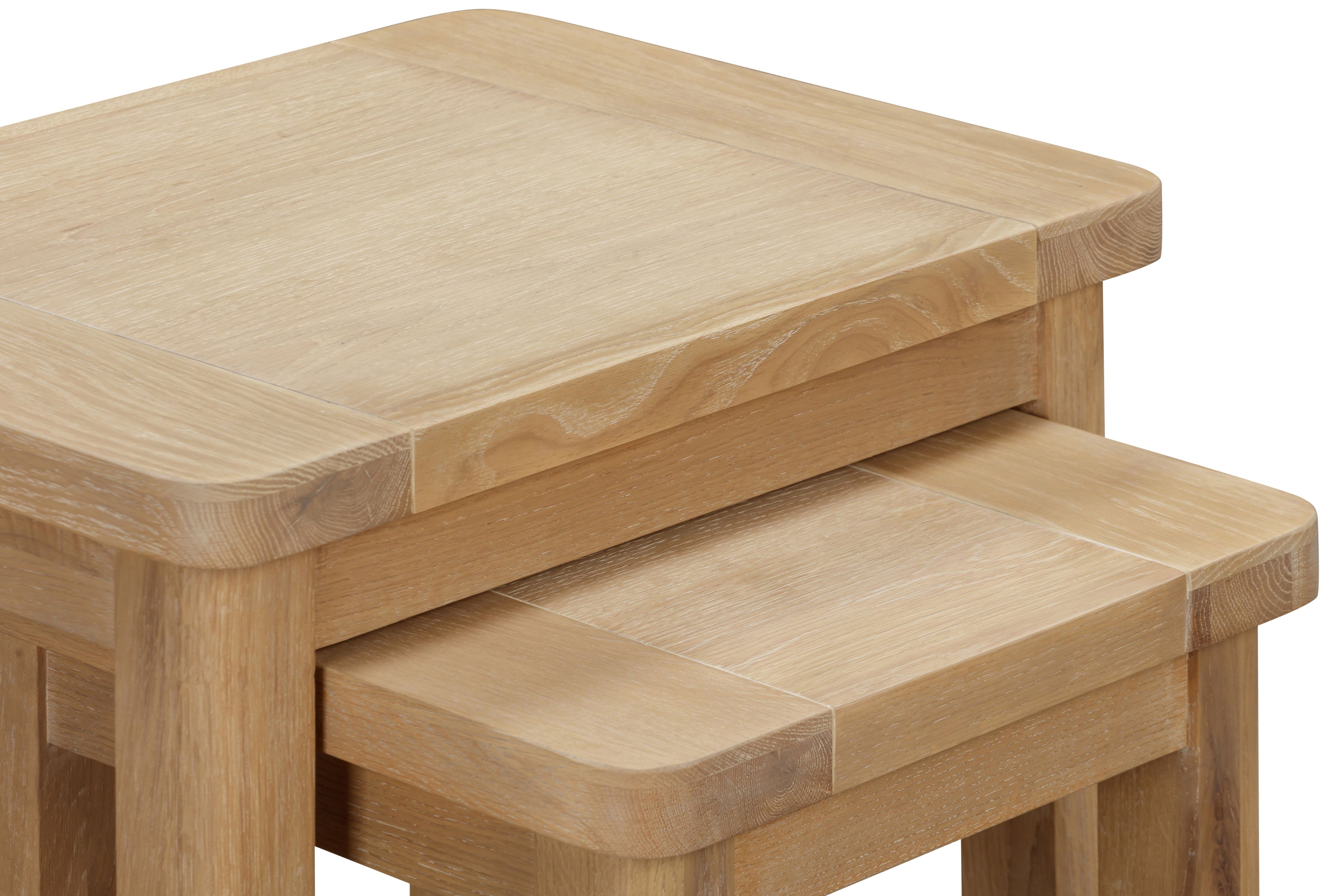 144-19 Foxington Oak Nest of Tables