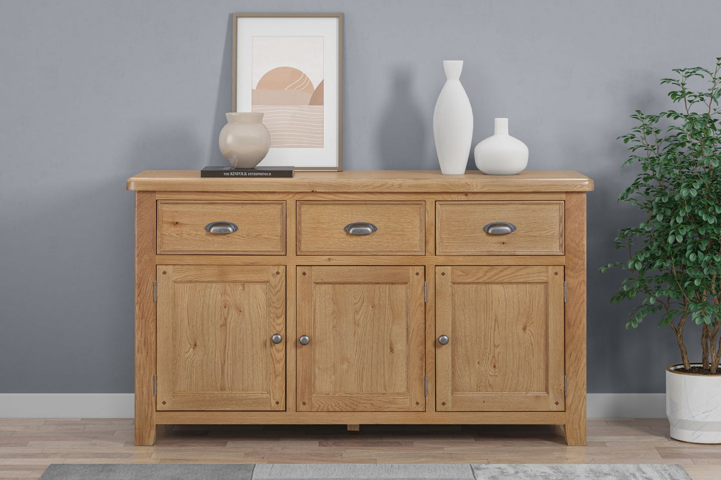 160-09 Kingsbury Oak 3 Door Sideboard