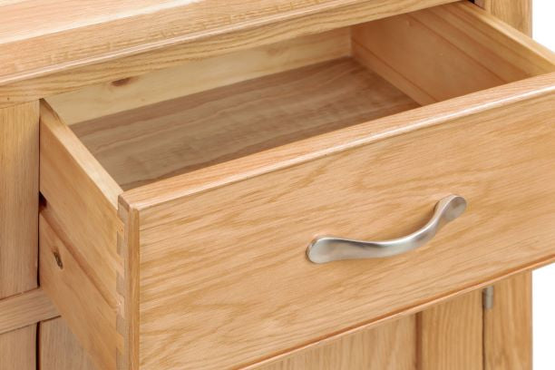 110-03 Chatsworth Oak 3 Door Sideboard