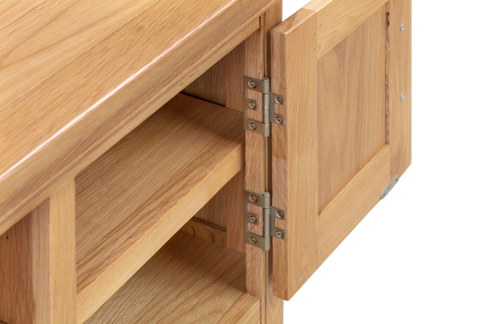 110-07 Chatsworth Oak Small TV Unit