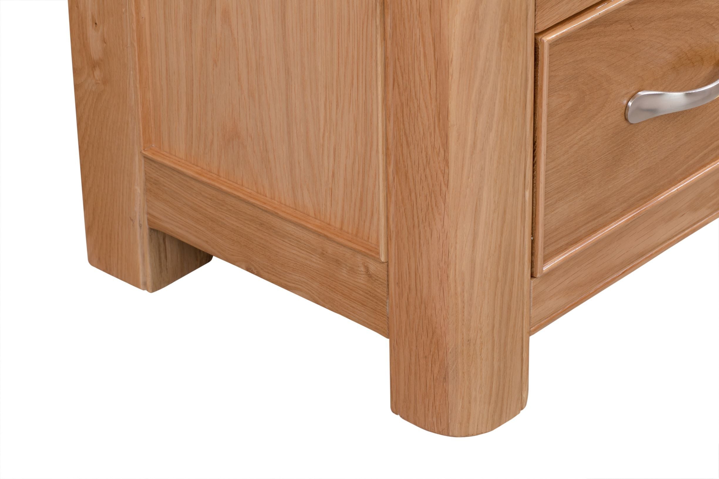 110-20 Chatsworth Oak 2 Over 3 Chest of Drawers