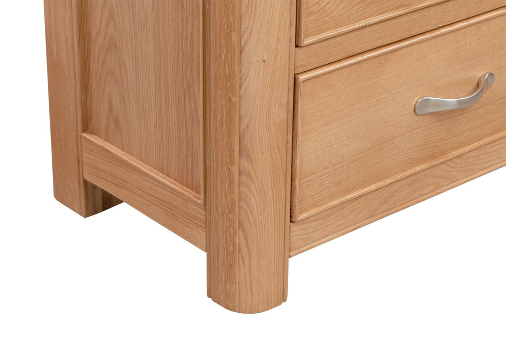 110-22 Chatsworth Oak Tall Chest with 5 Drawers