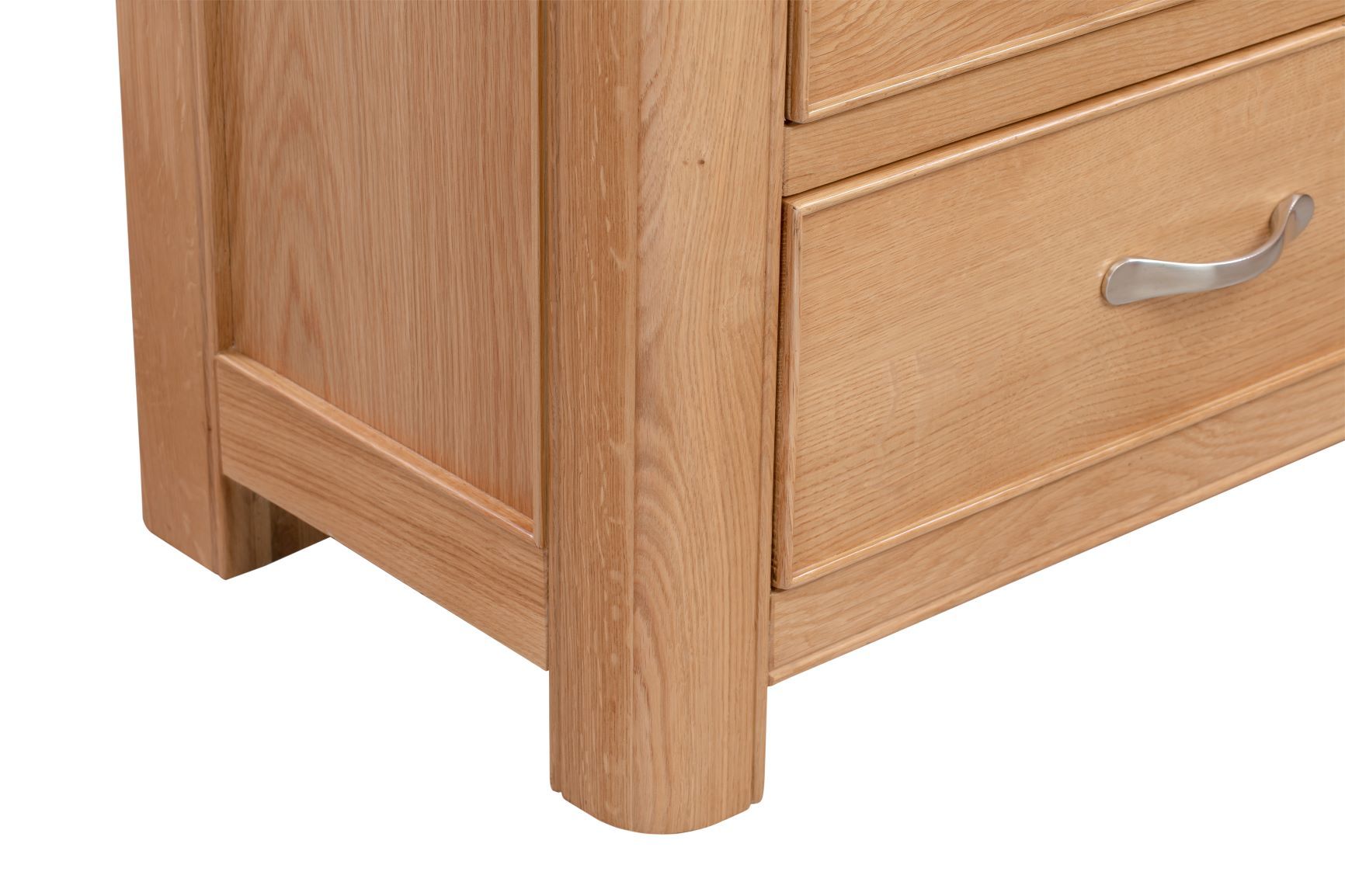 110-22 Chatsworth Oak Tall Chest with 5 Drawers