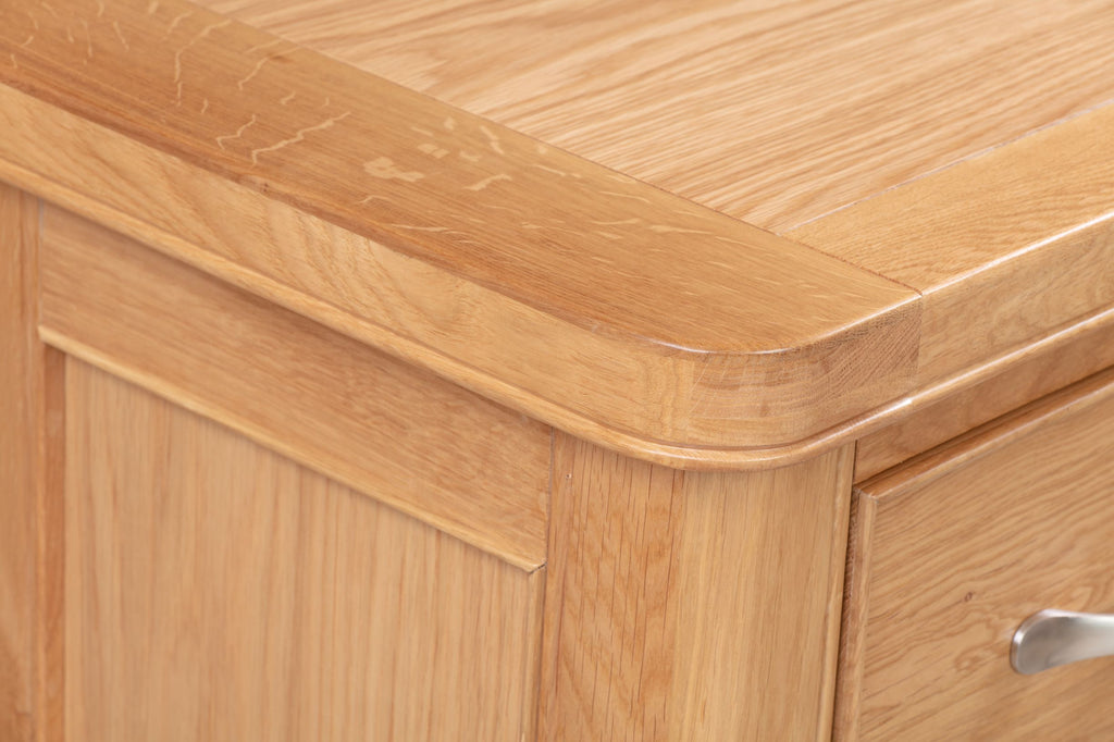 110-22 Chatsworth Oak Tall Chest with 5 Drawers