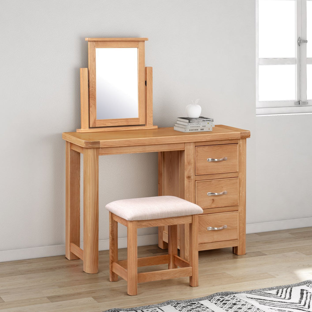 110-51 Chatsworth Oak Dressing Table Set