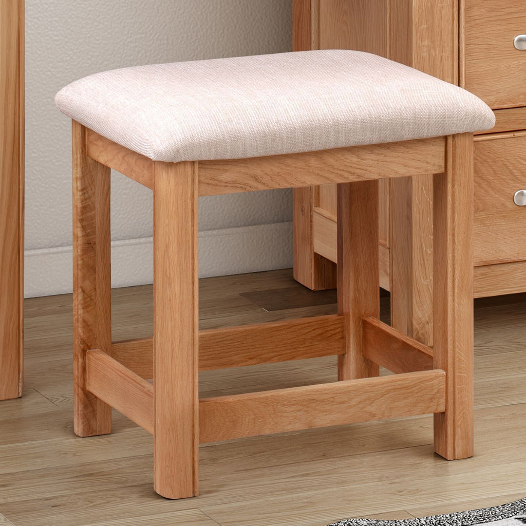 110-51 Chatsworth Oak Dressing Table Set