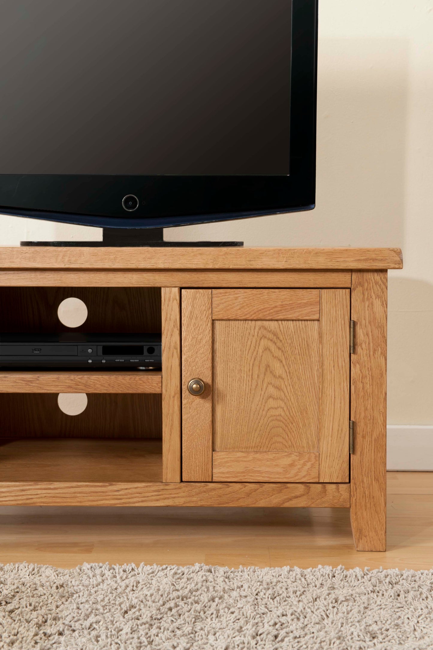 25-05 Shrewsbury Standard TV Unit