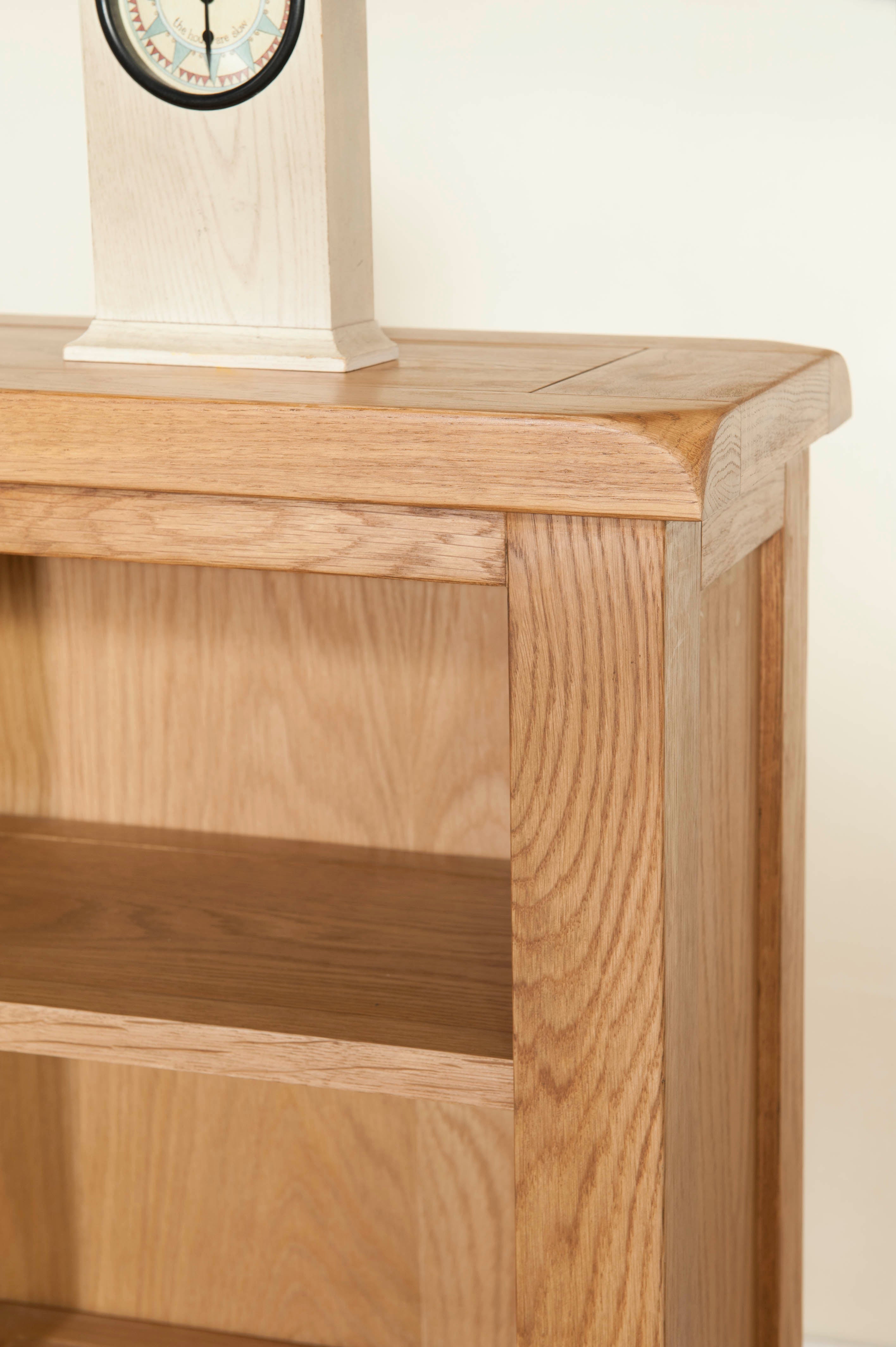 25-10 Shrewsbury Small Bookcase