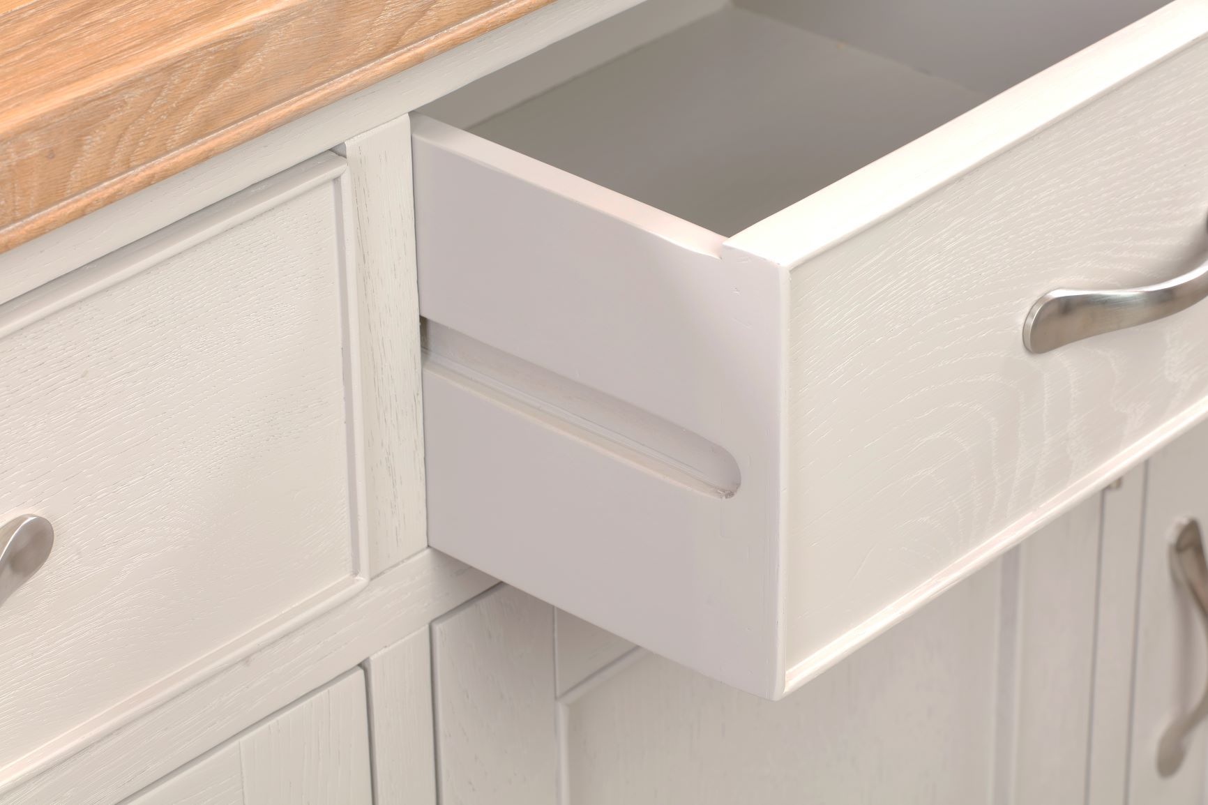 84-03 Chatsworth Painted 3 Door Sideboard